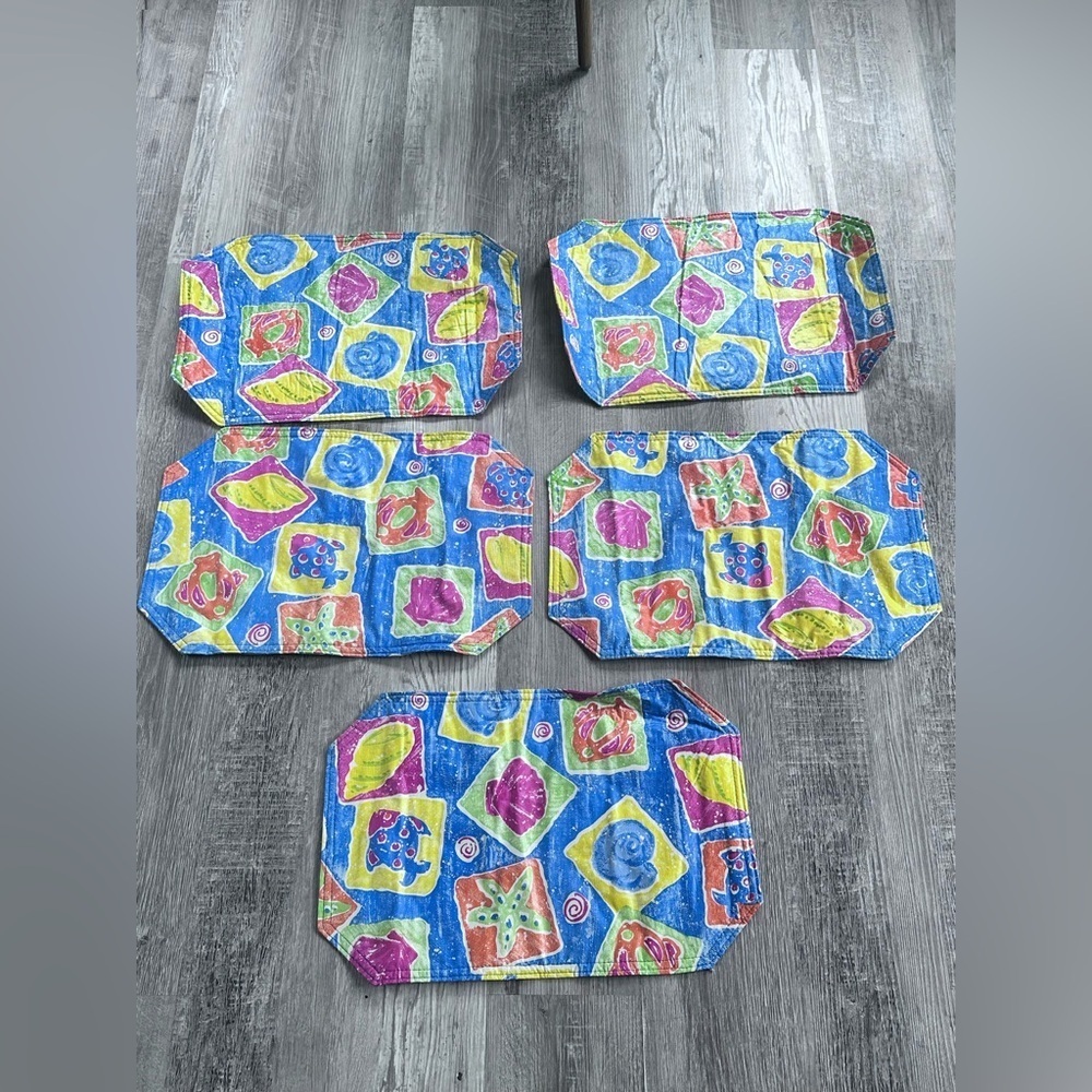 Vintage Placemats Set of 5 Vinyl Seashells 
Bright Hexagon Kitsch Wipe Off